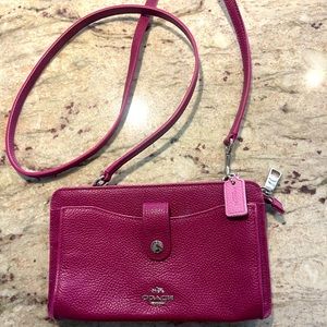 COACH Women's Crossbody/Wristlet In Pink Crossgrain Leather